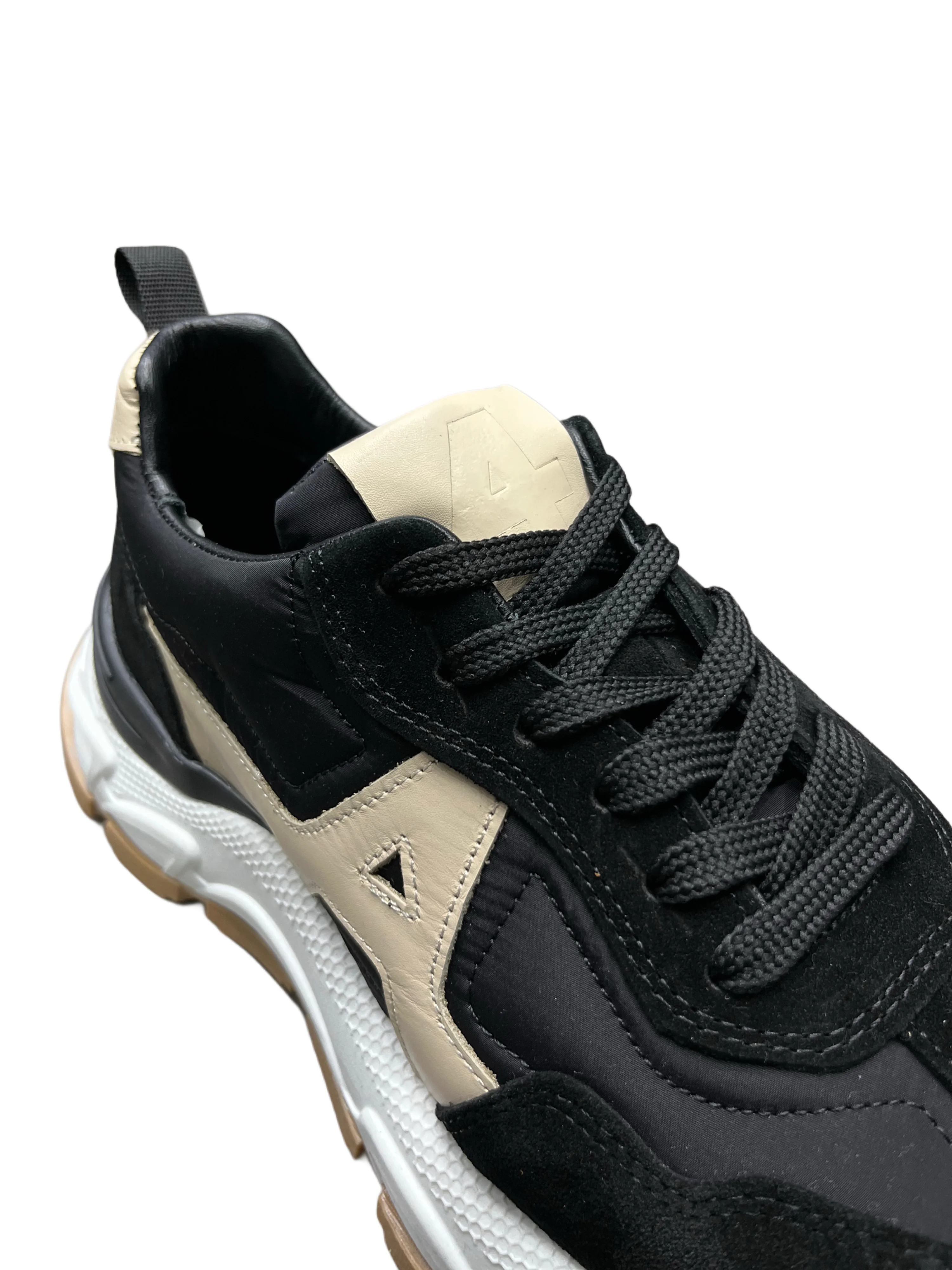 Urban Sneakers - Image 4